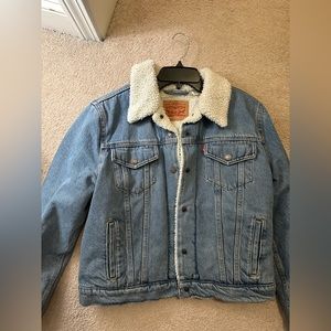 NWOT LEVIS SHERPA DENIM JACKET